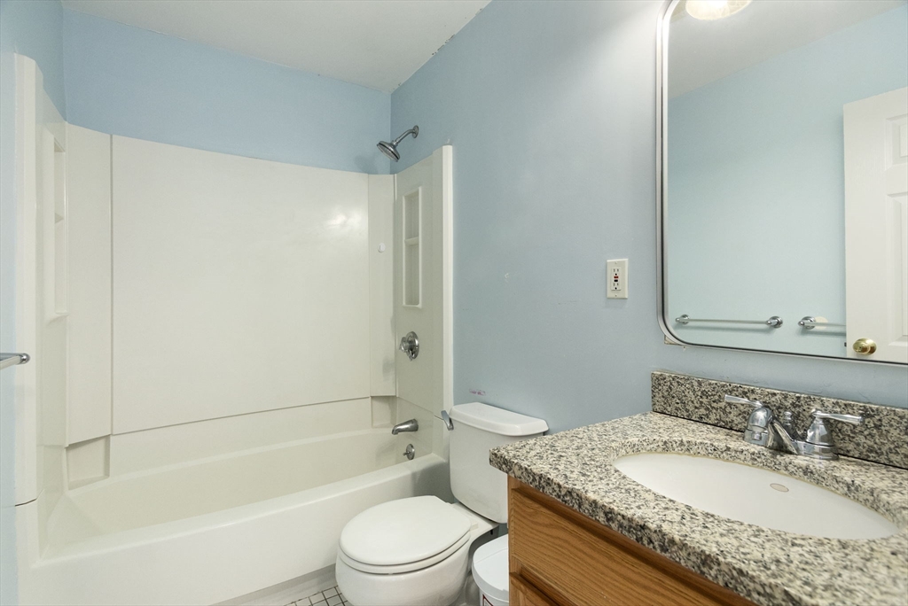 2 bed, 1 bath apartment for rent at 41 Walnut Unit 43, Waltham — photo 7 of 10