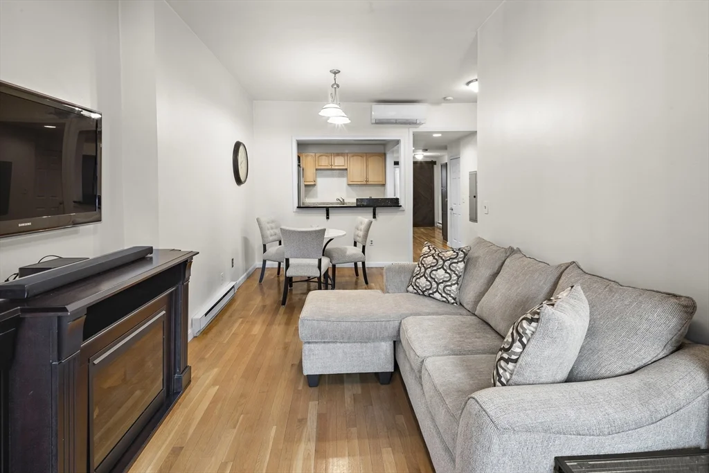 1 bed, 1 bath apartment for rent at 41 Warren Ave Unit 1, South End — photo 2 of 20
