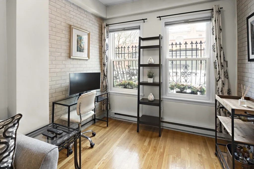 1 bed, 1 bath apartment for rent at 41 Warren Ave Unit 1, South End — photo 5 of 20