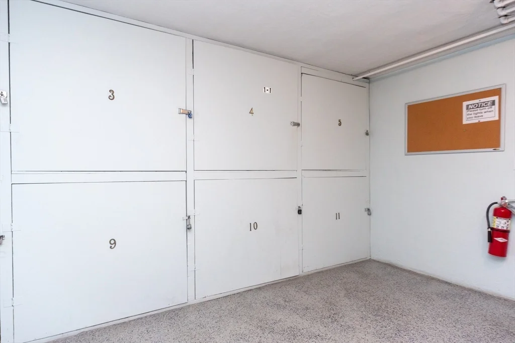 2 bed, 1 bath apartment for rent at 41 Warren St Unit B2, Waltham — photo 8 of 11