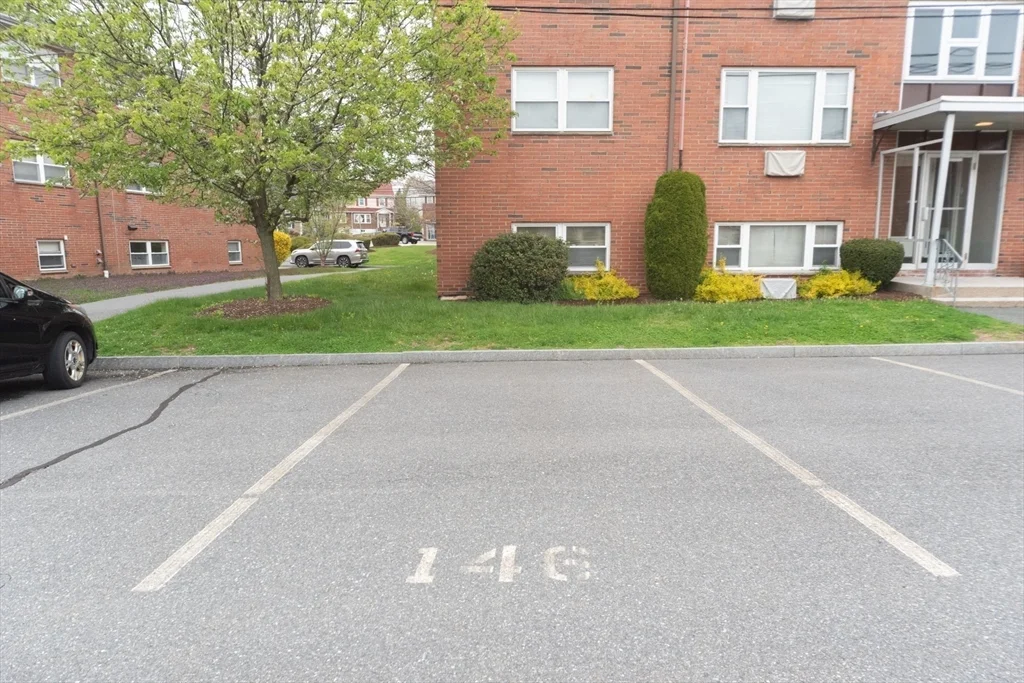 2 bed, 1 bath apartment for rent at 41 Warren St Unit B2, Waltham — photo 9 of 11