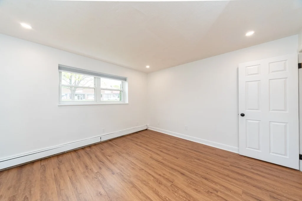 2 bed, 1 bath apartment for rent at 41 Warren St Unit B2, Waltham — photo 6 of 11
