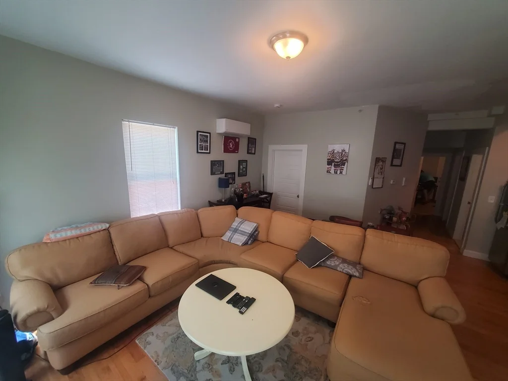 3 bed, 2 bath apartment for rent at 41 Washburn St Unit 1, Dorchester — photo 4 of 14