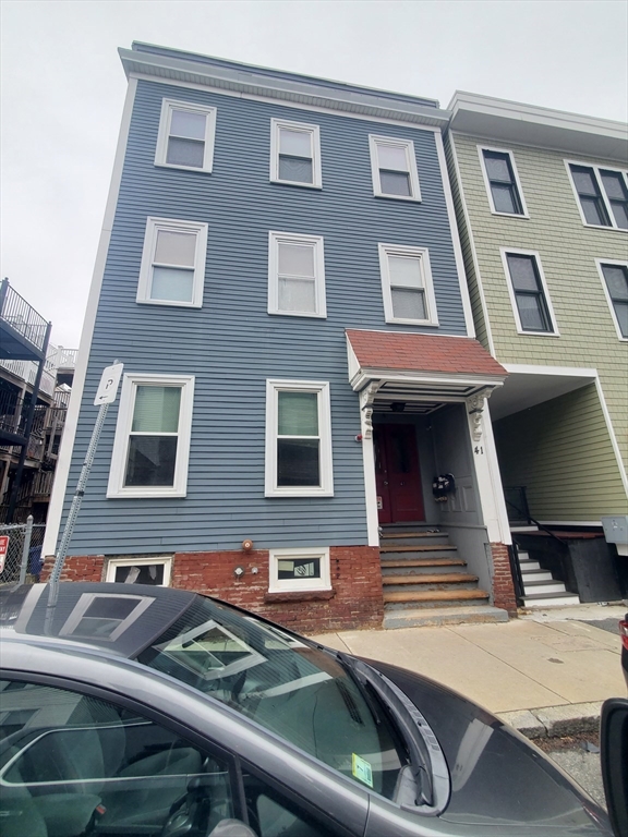3 bed, 1 bath apartment for rent at 41 Washburn Unit 2, Dorchester — photo 3 of 3