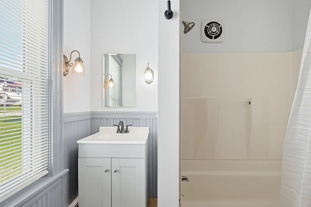 2 bed, 1 bath apartment for rent at 41 Washington St Unit 1, Franklin — photo 20 of 24