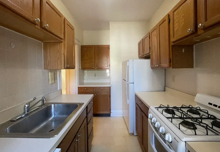 2 bed, 1 bath apartment for rent at 41 Wendell St Unit 22a, Baldwin — photo 5 of 11