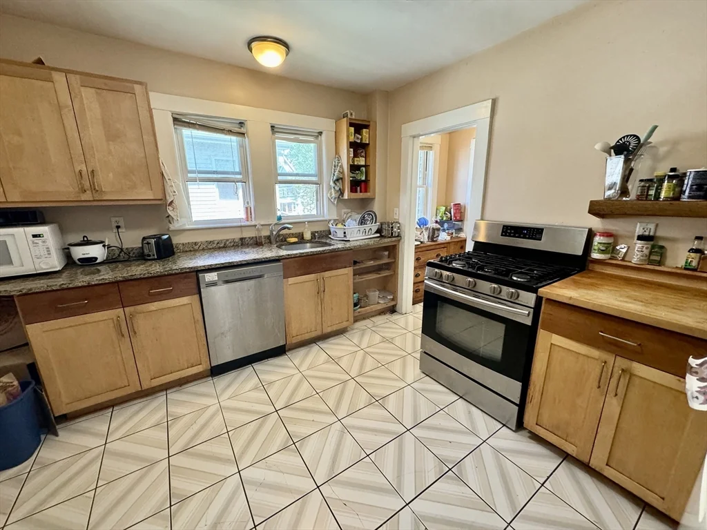 5 bed, 2 bath apartment for rent at 41 Westford St Unit 2, Allston — photo 1 of 27