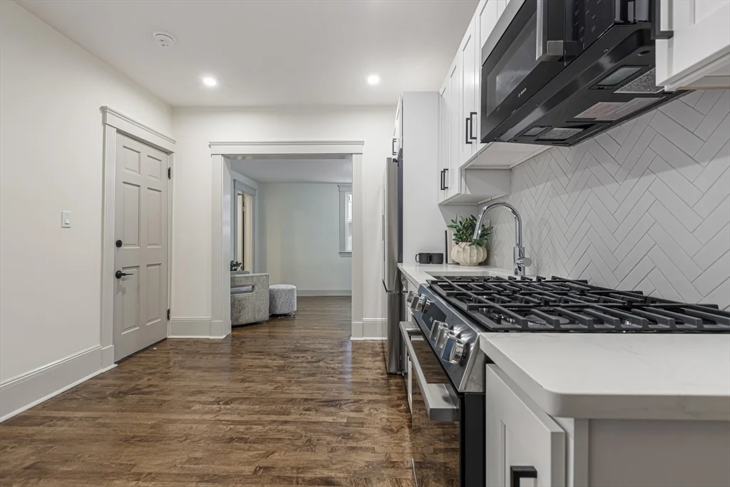3 bed, 2 bath apartment for rent at 41 Westmoreland Unit 1, Dorchester — photo 11 of 28