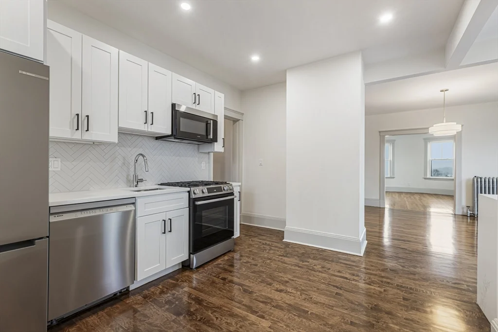 3 bed, 1 bath apartment for rent at 41 Westmoreland Unit 3, Dorchester