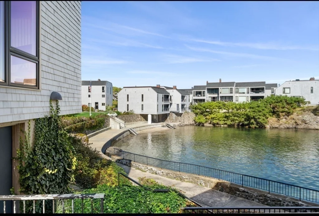 2 bed, 1 bath apartment for rent at 41 Wharf Patth Unit 41, Marblehead — photo 5 of 22