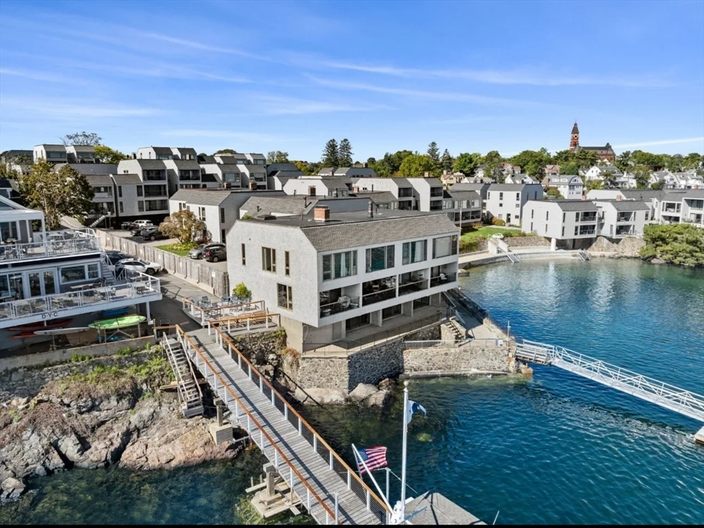 2 bed, 1 bath apartment for rent at 41 Wharf Patth Unit 41, Marblehead — photo 1 of 22