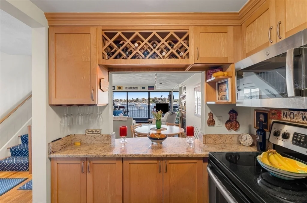 2 bed, 1 bath apartment for rent at 41 Wharf Patth Unit 41, Marblehead — photo 10 of 22