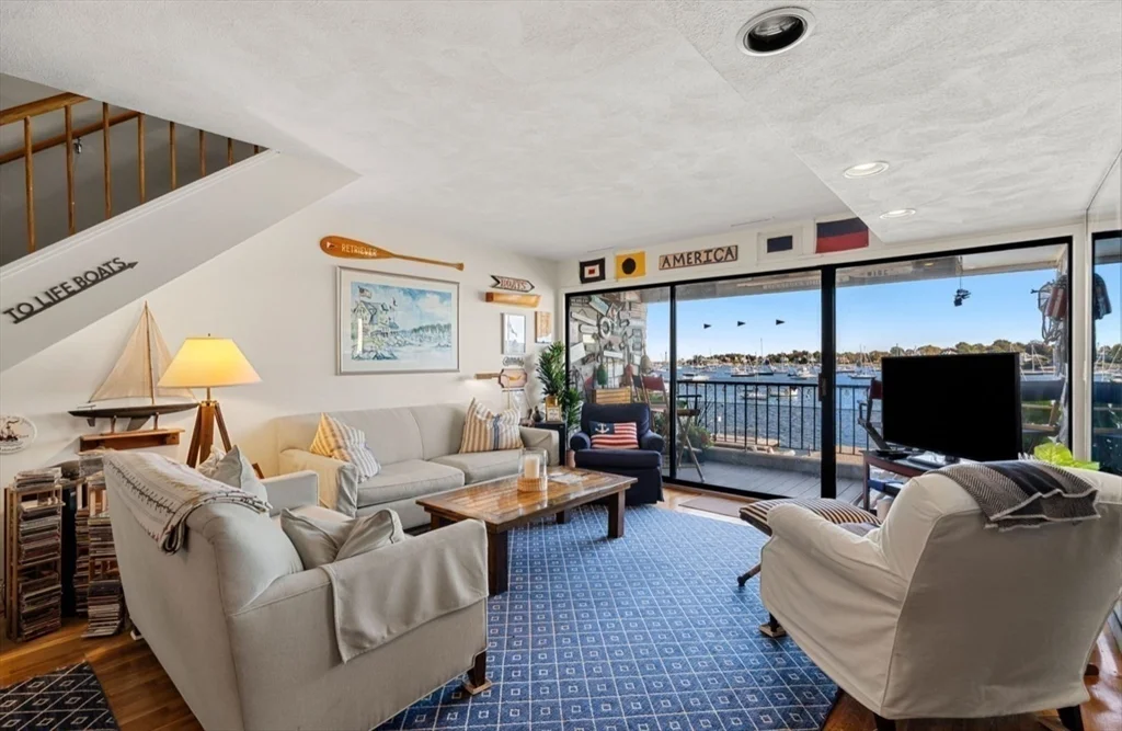 2 bed, 1 bath apartment for rent at 41 Wharf Patth Unit 41, Marblehead — photo 8 of 22