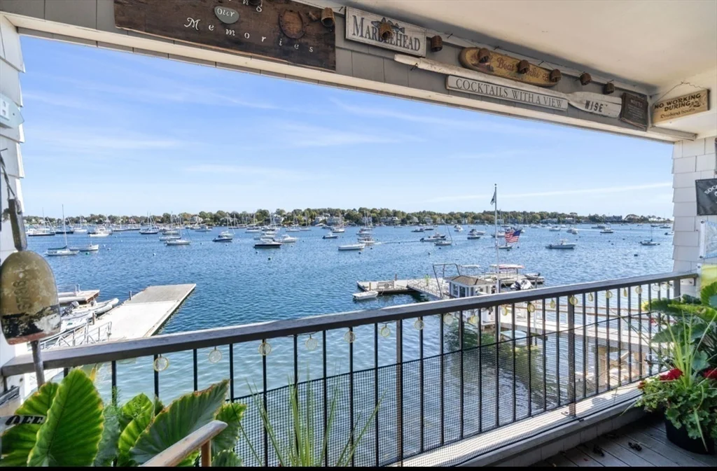 2 bed, 1 bath apartment for rent at 41 Wharf Patth Unit 41, Marblehead — photo 3 of 22