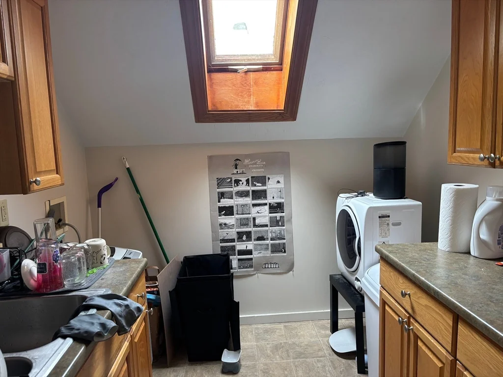 1 bed, 1 bath apartment for rent at 41 Whipple St Unit 3, Worcester — photo 11 of 26