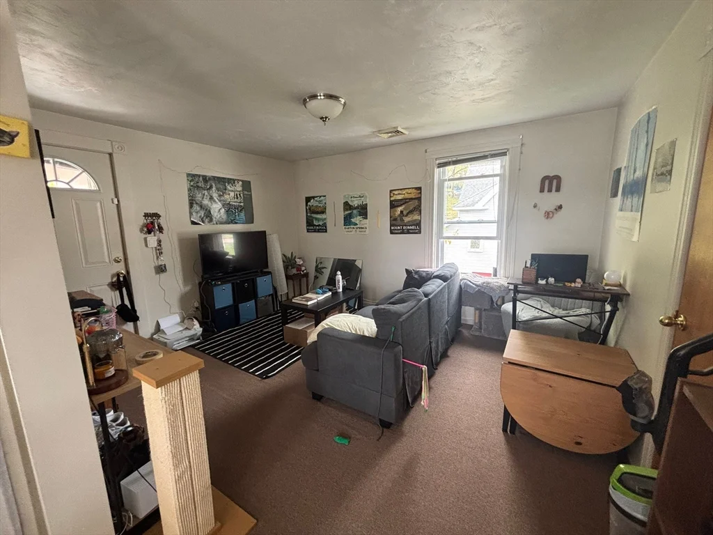 1 bed, 1 bath apartment for rent at 41 Whipple St Unit 3, Worcester — photo 4 of 26