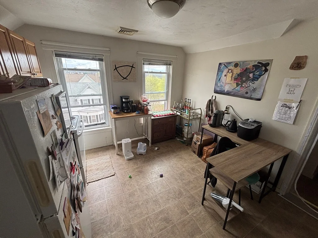 1 bed, 1 bath apartment for rent at 41 Whipple St Unit 3, Worcester — photo 14 of 26