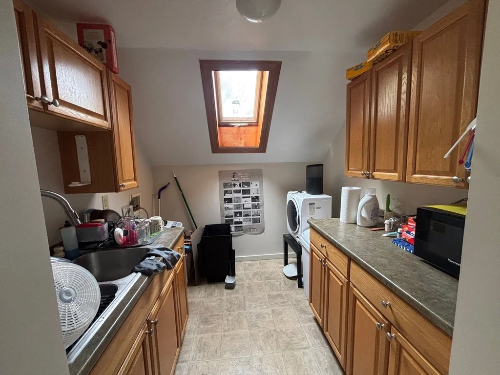1 bed, 1 bath apartment for rent at 41 Whipple St Unit 3, Worcester — photo 12 of 26