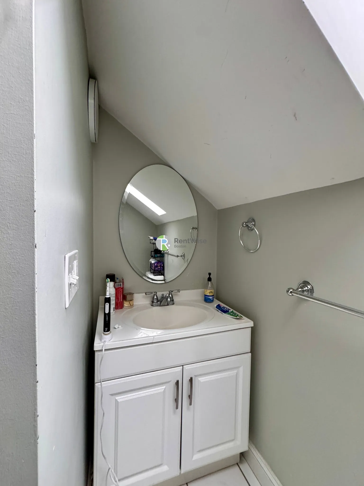 6 bed, 2 bath apartment for rent at 41 Whitfield Rd Unit 1, Tufts — photo 19 of 22