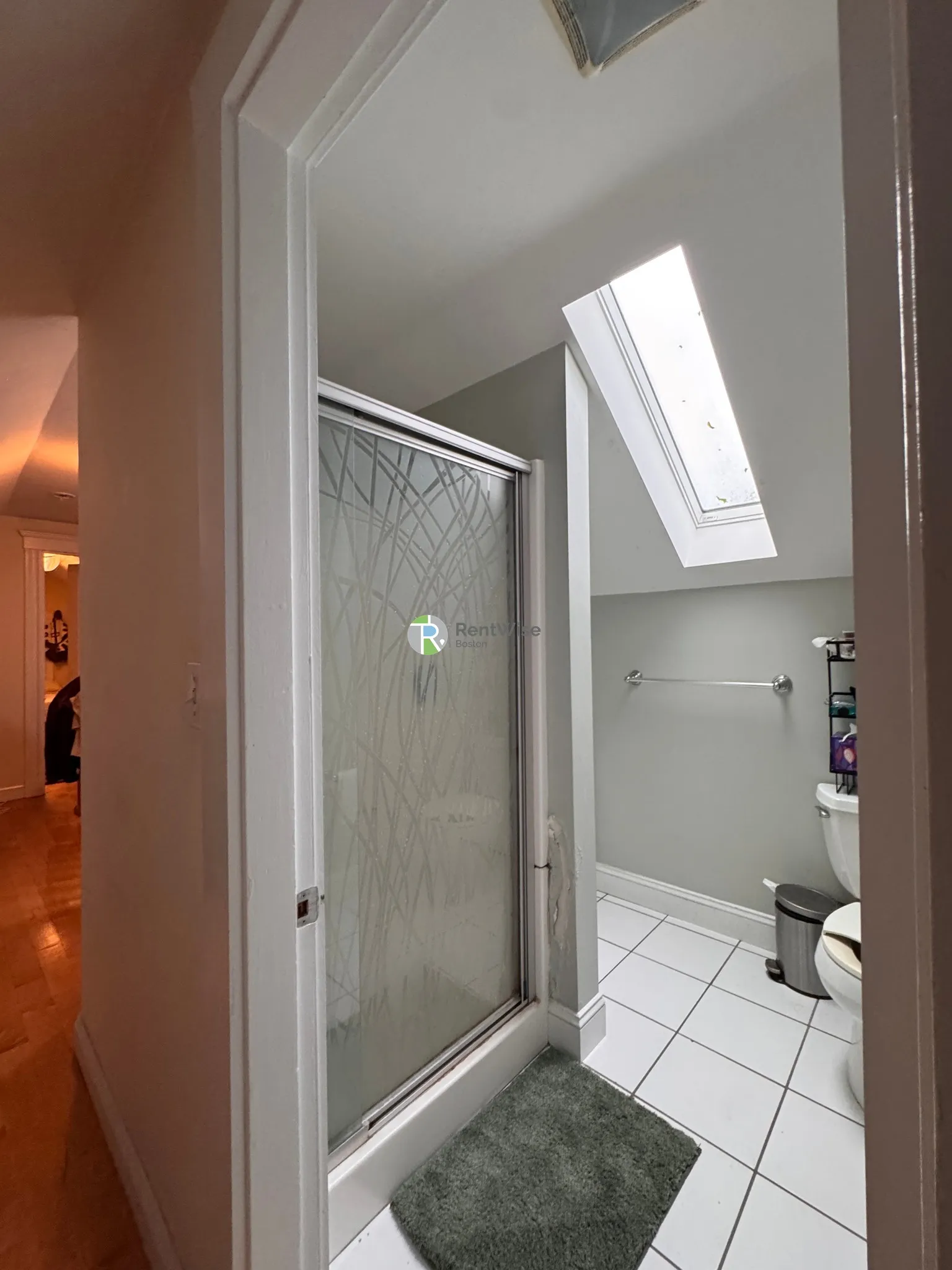 6 bed, 2 bath apartment for rent at 41 Whitfield Rd Unit 1, Tufts — photo 18 of 22