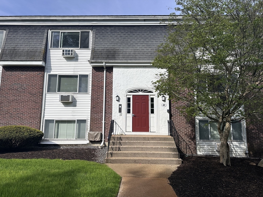 2 bed, 1 bath apartment for rent at 41 Will Unit 22, Canton Junction — photo 1 of 19