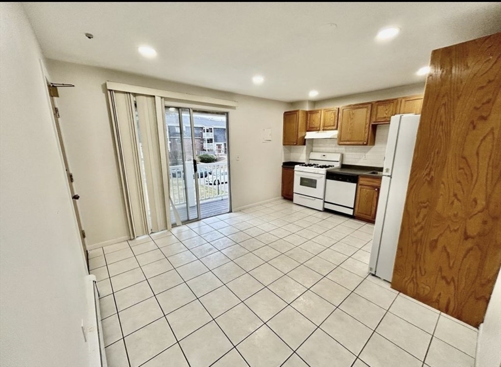 2 bed, 1 bath apartment for rent at 41 Will Unit 22, Canton Junction — photo 8 of 19