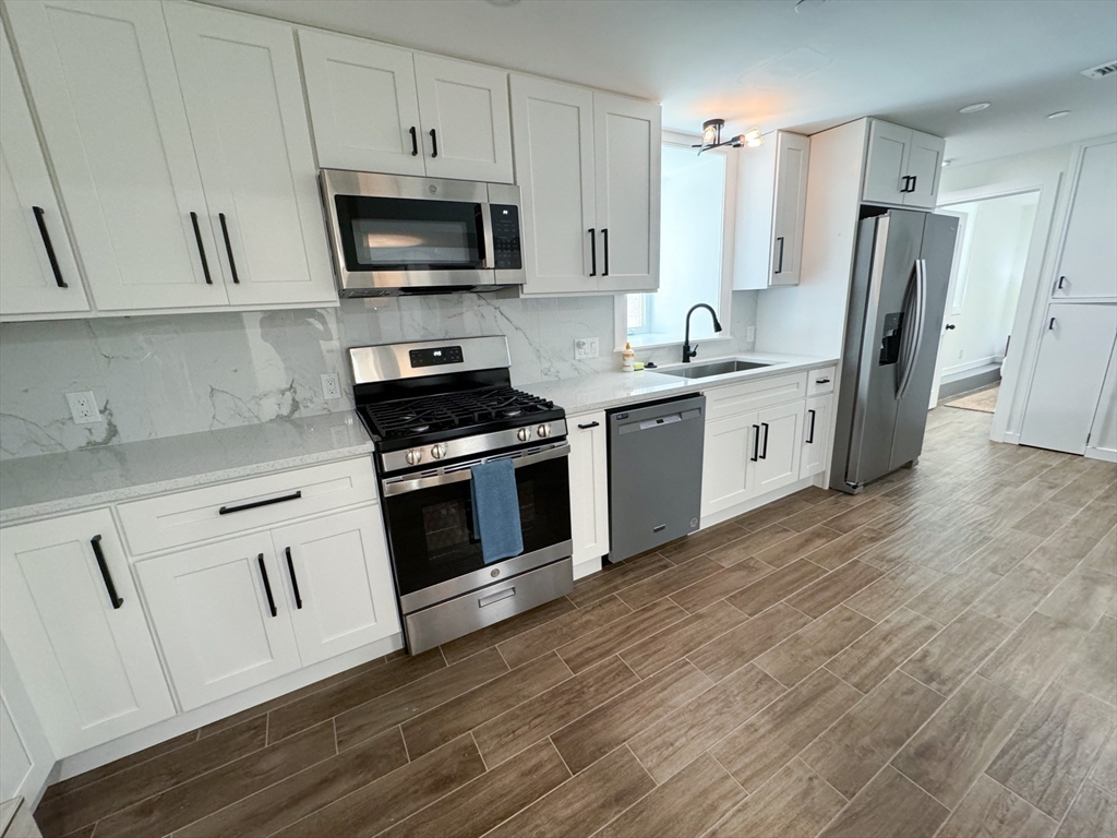 3 bed, 1 bath apartment for rent at 41 Wiltshire Unit A, Boston — photo 3 of 18