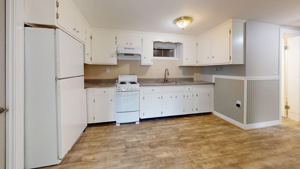 1 bed, 1 bath apartment for rent at 41 Winter Unit B, Waltham — photo 4 of 16
