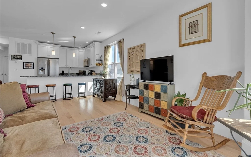 2 bed, 1 bath apartment for rent at 41 Woodville St Unit 4, Roxbury — photo 4 of 17