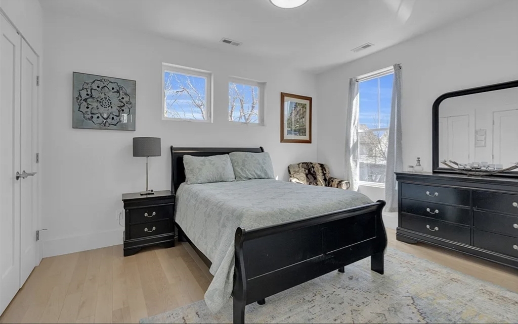 2 bed, 1 bath apartment for rent at 41 Woodville St Unit 4, Roxbury — photo 10 of 17