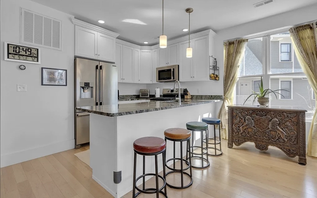 2 bed, 1 bath apartment for rent at 41 Woodville St Unit 4, Roxbury — photo 6 of 17