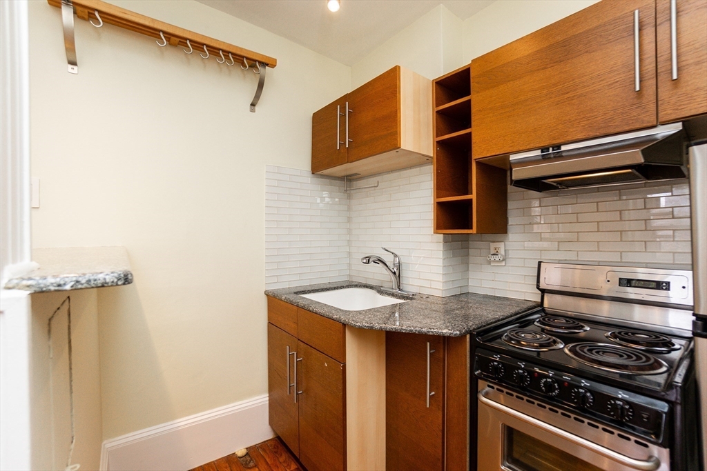 1 bed, 1 bath apartment for rent at 41 Worcester Sq Unit 5, South End — photo 8 of 18