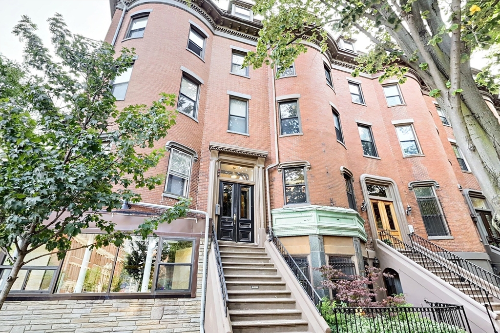 1 bed, 1 bath apartment for rent at 41 Worcester Sq Unit 5, South End — photo 1 of 18