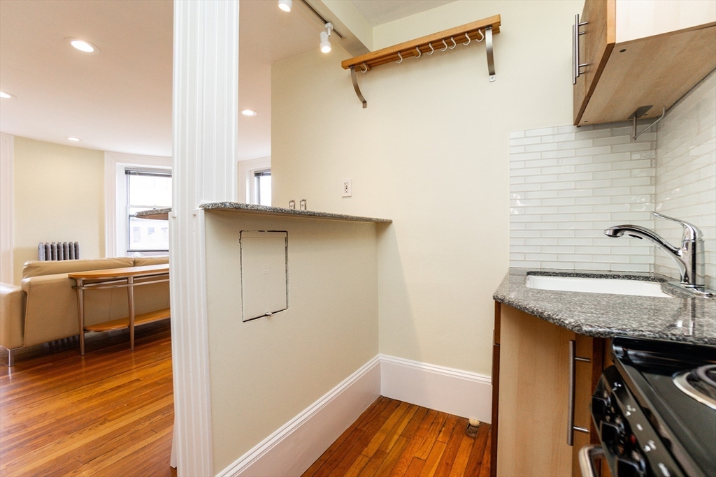 1 bed, 1 bath apartment for rent at 41 Worcester Sq Unit 5, South End — photo 9 of 18