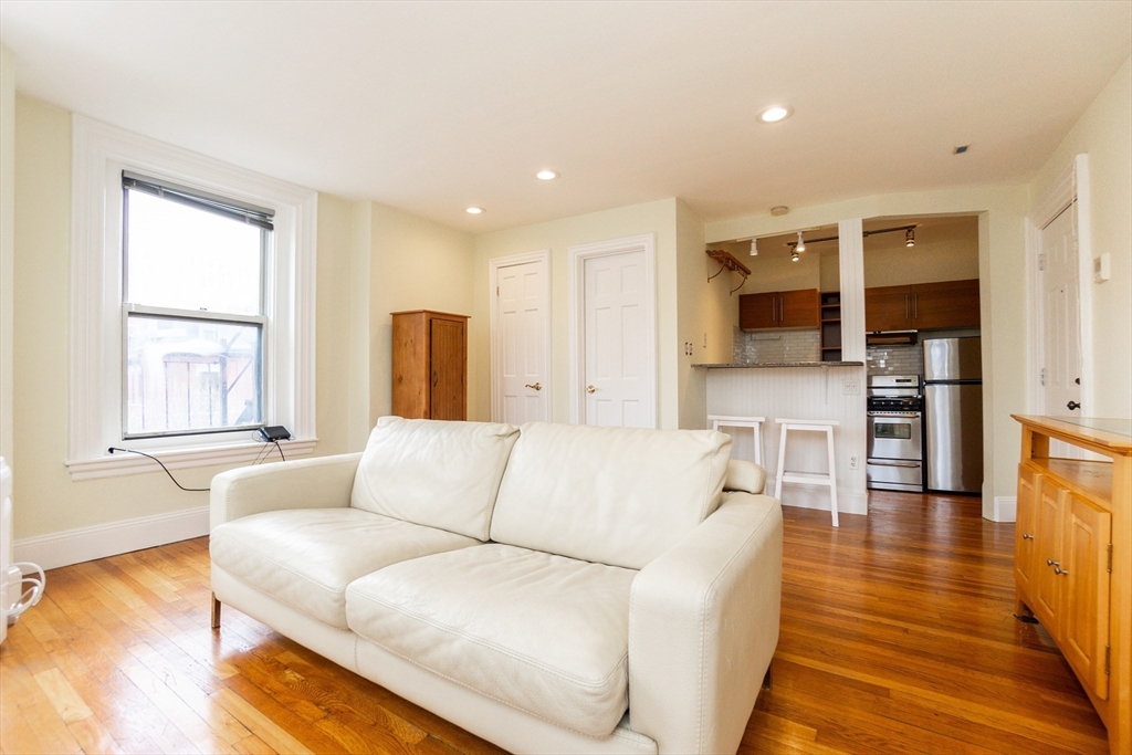 1 bed, 1 bath apartment for rent at 41 Worcester Sq Unit 5, South End — photo 3 of 18