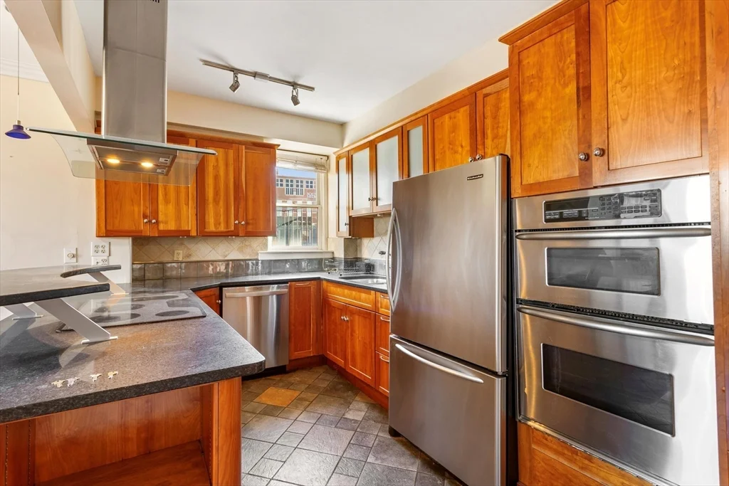 2 bed, 2 bath apartment for rent at 41 Worcester Sq Unit 8, South End — photo 4 of 11