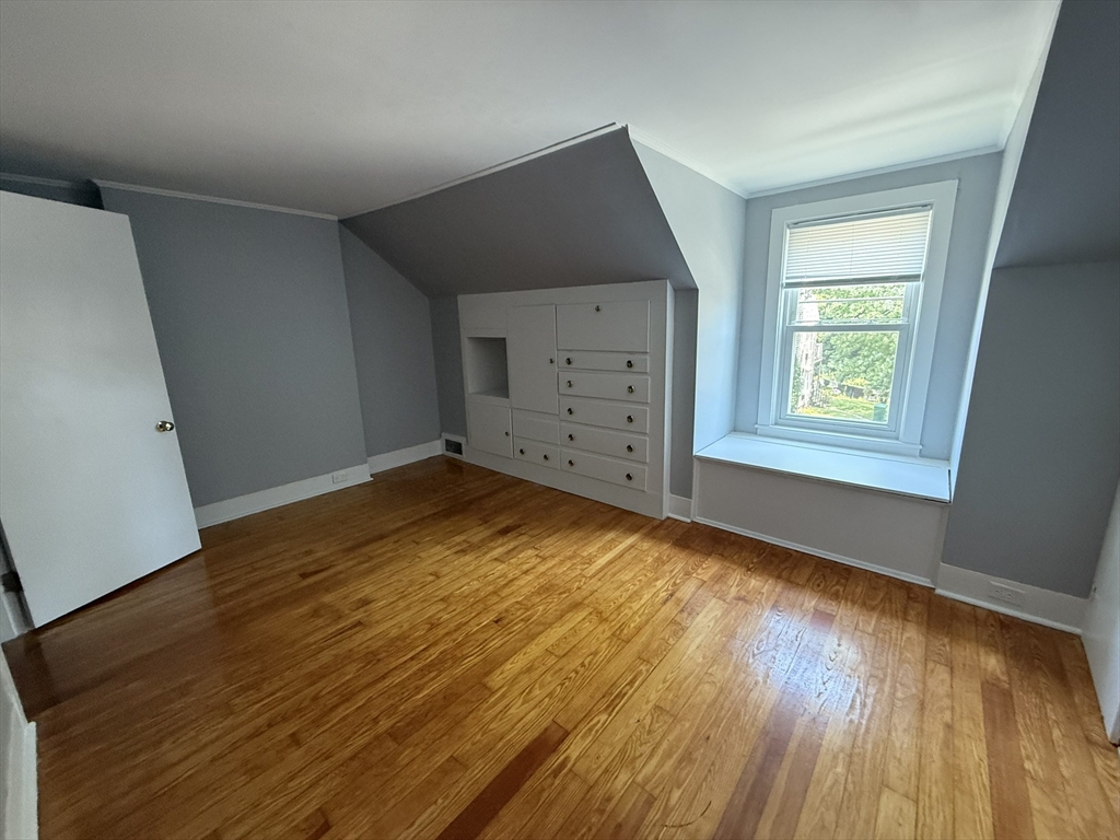 4 bed, 1 bath apartment for rent at 410-412 Court St Unit 1, North Plymouth — photo 13 of 15