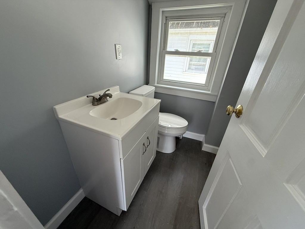 4 bed, 1 bath apartment for rent at 410-412 Court St Unit 1, North Plymouth — photo 7 of 15