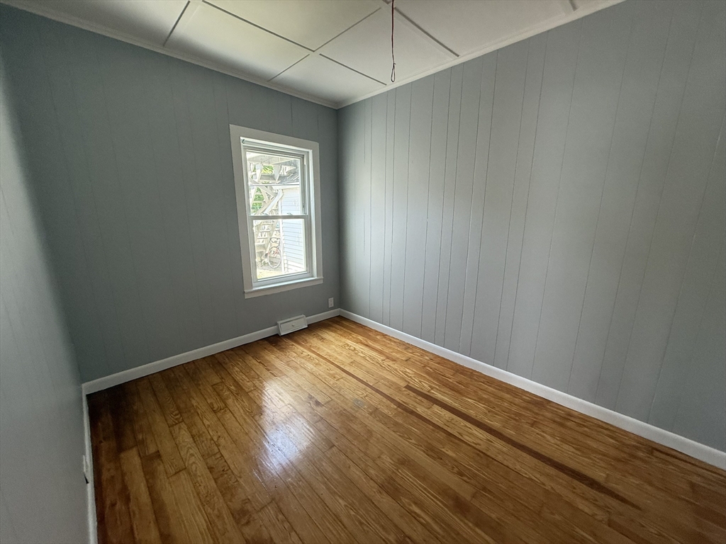 4 bed, 1 bath apartment for rent at 410-412 Court St Unit 1, North Plymouth — photo 10 of 15