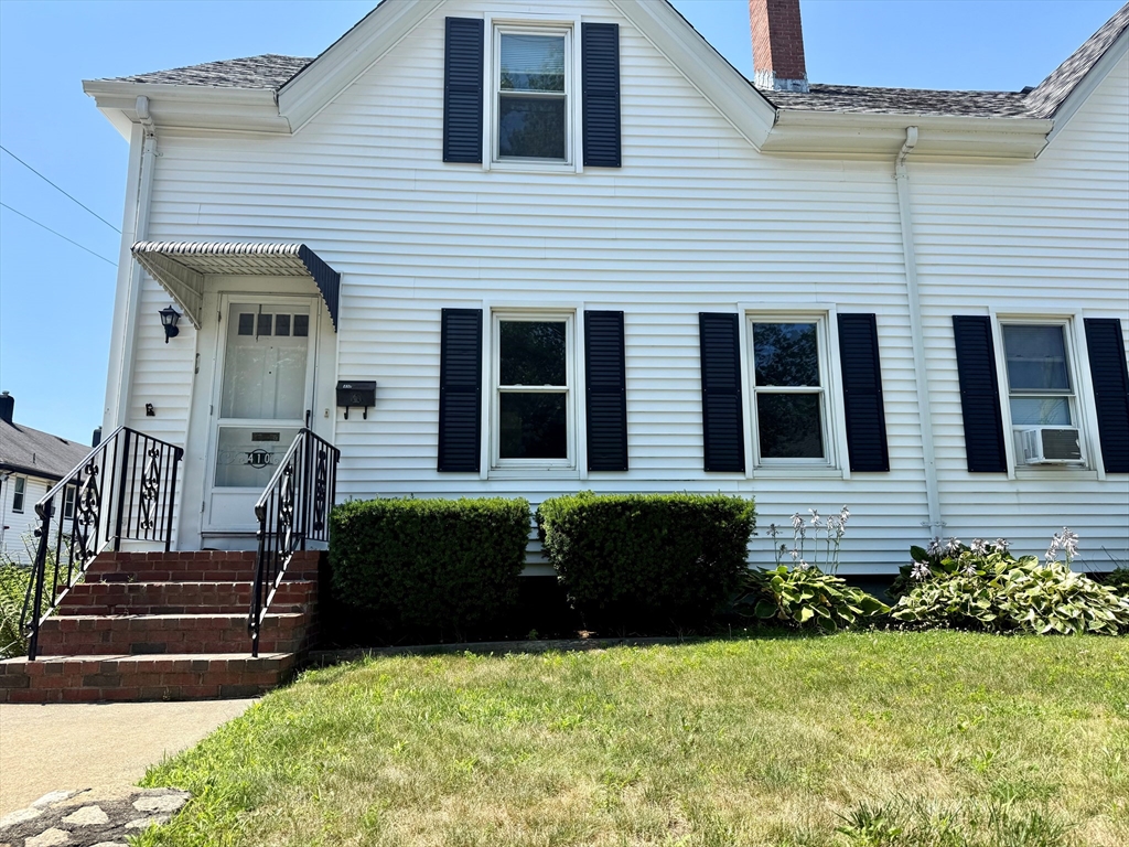 4 bed, 1 bath apartment for rent at 410-412 Court St Unit 1, North Plymouth — photo 1 of 15