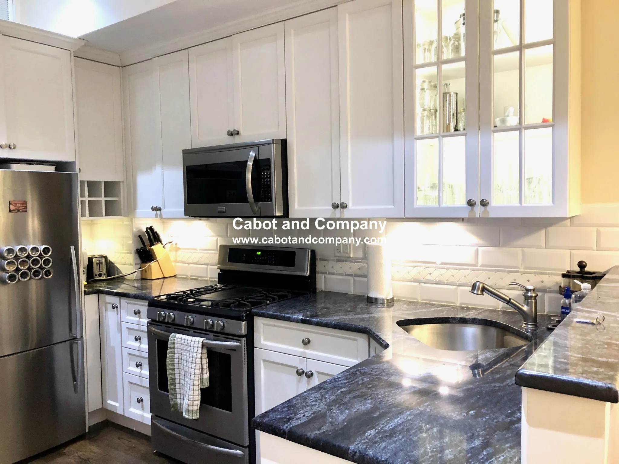 1 bed, 1 bath apartment for rent at 410 Columbus Ave Unit 2, Columbus — photo 3 of 10