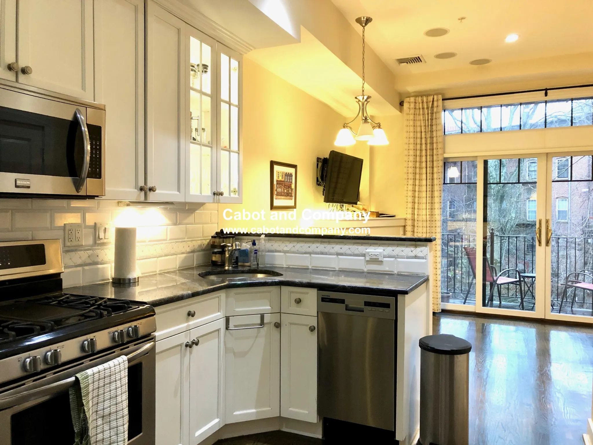 1 bed, 1 bath apartment for rent at 410 Columbus Ave Unit 2, Columbus — photo 1 of 10