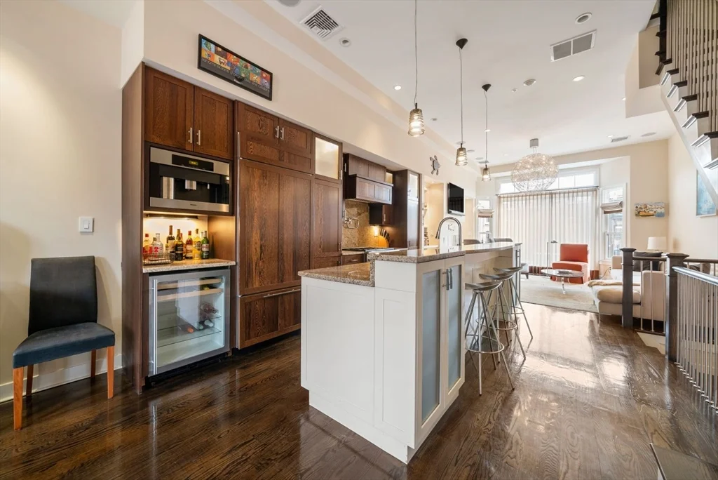 2 bed, 2 bath apartment for rent at 410 Columbus Ave Unit 3, South End — photo 11 of 26