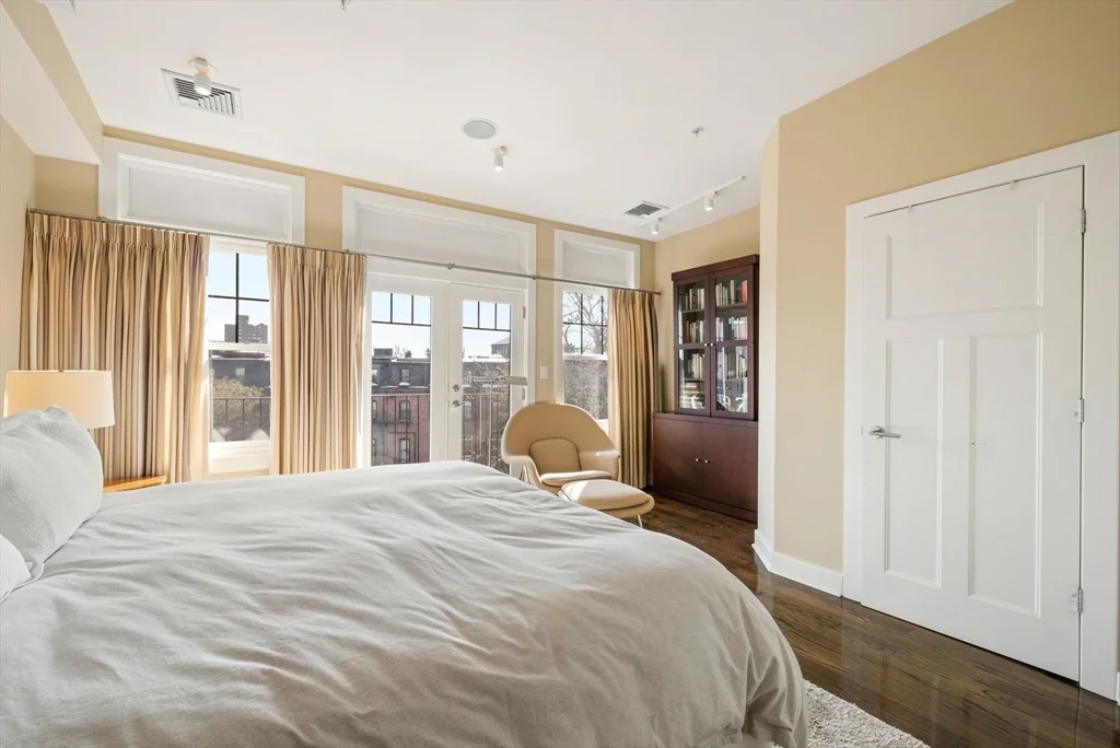 2 bed, 2 bath apartment for rent at 410 Columbus Ave Unit 3, South End — photo 14 of 26