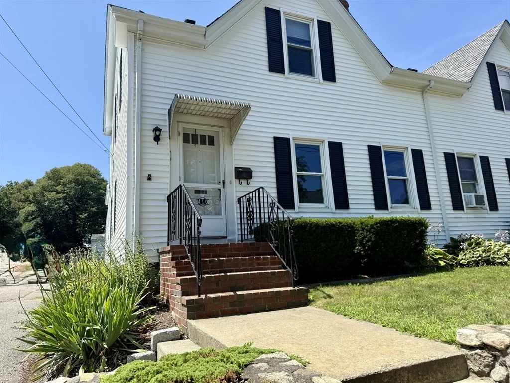 3 bed, 1 bath apartment for rent at 410-412 Court St Unit 1, North Plymouth