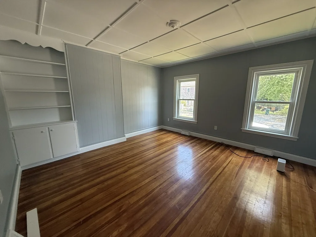 3 bed, 1 bath apartment for rent at 410-412 Court St Unit 1, North Plymouth — photo 8 of 15