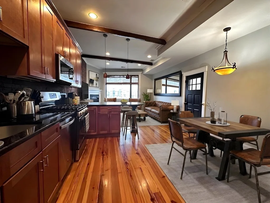2 bed, 1 bath apartment for rent at 410 E 3rd Unit 3, South Boston — photo 2 of 11