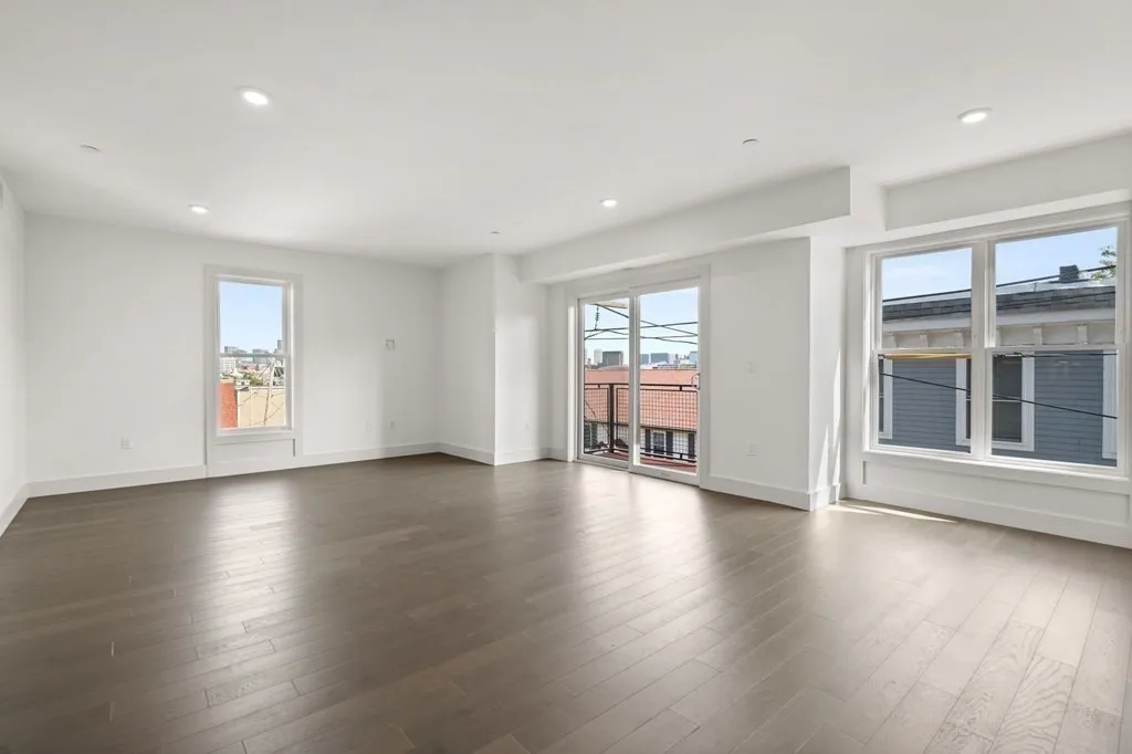3 bed, 2 bath apartment for rent at 410 West Broadway Unit 205, South Boston — photo 3 of 21