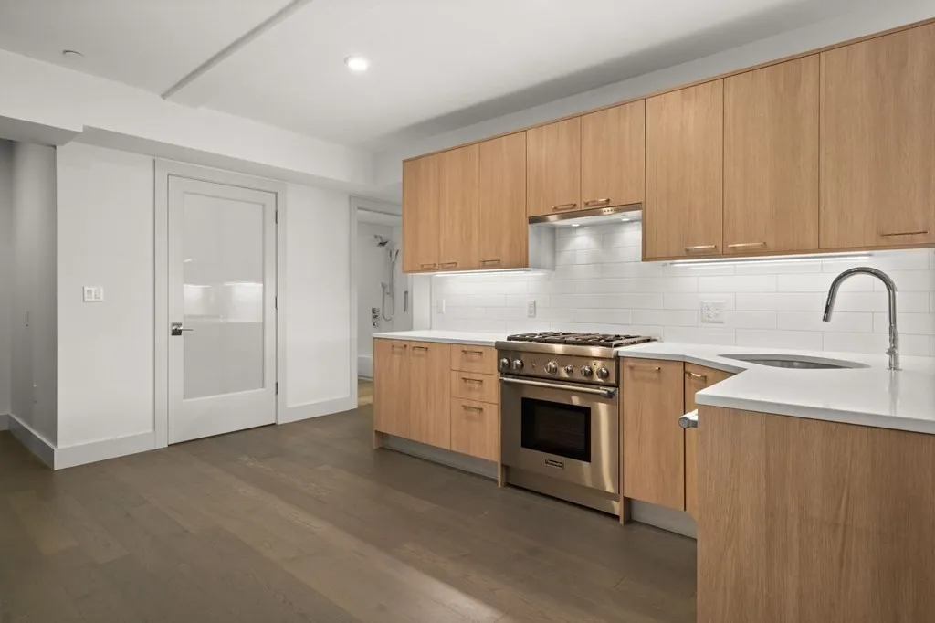 3 bed, 2 bath apartment for rent at 410 West Broadway Unit 205, South Boston — photo 10 of 21