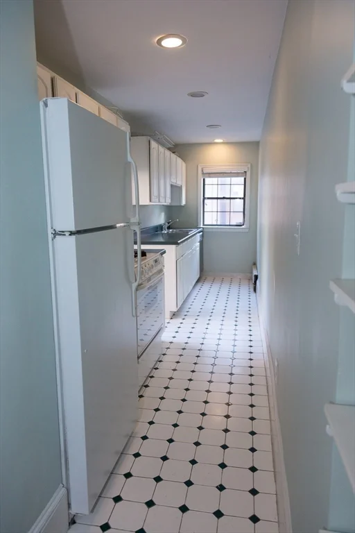 Studio bed, 1 bath apartment for rent at 411 Beacon Unit 4, Back Bay — photo 14 of 26